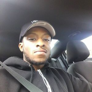 Meet your Posher, Dominique